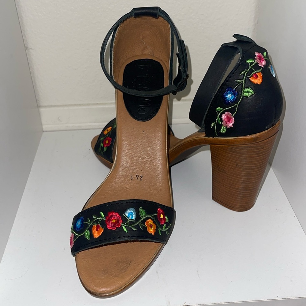Embroidered Mexican block heels